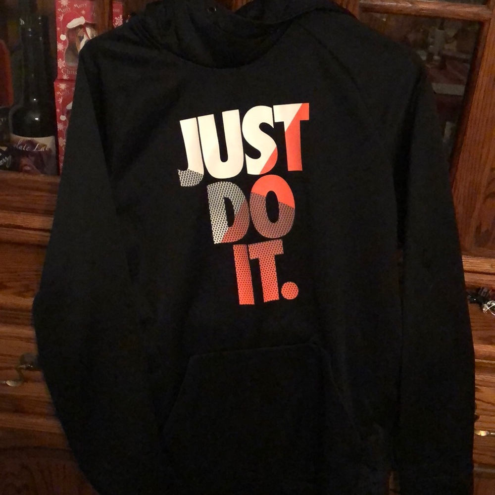 Nike men’s black hoodie medium